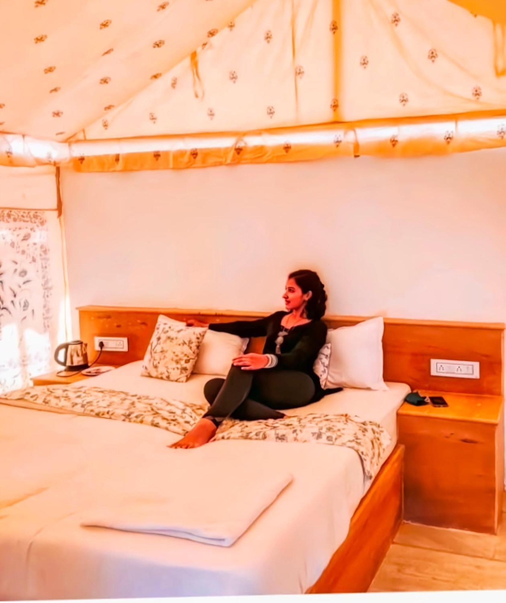 The Saffron Desert Camp Jaisalmer Ngoại thất bức ảnh