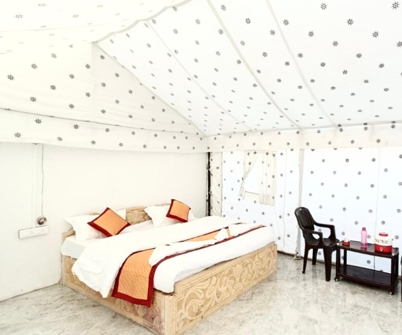 The Saffron Desert Camp Jaisalmer Ngoại thất bức ảnh