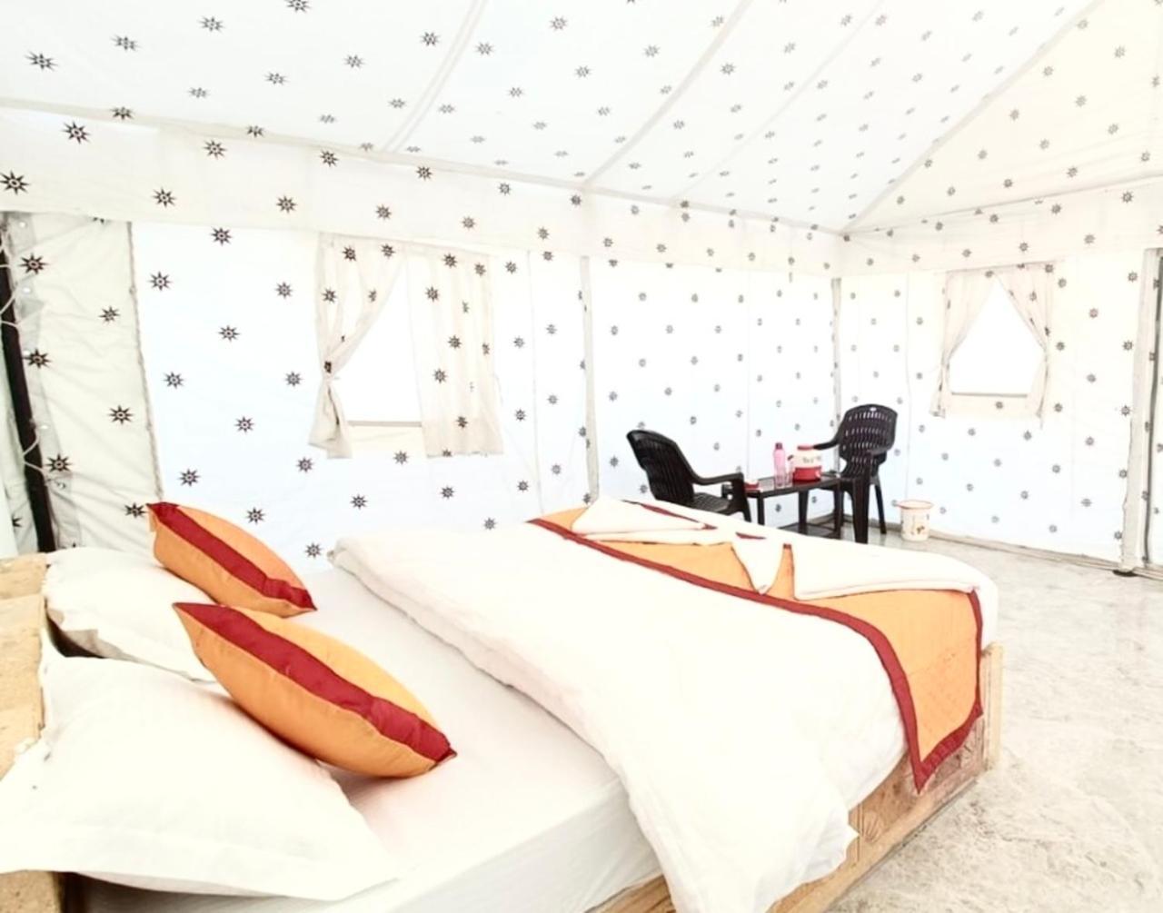 The Saffron Desert Camp Jaisalmer Ngoại thất bức ảnh